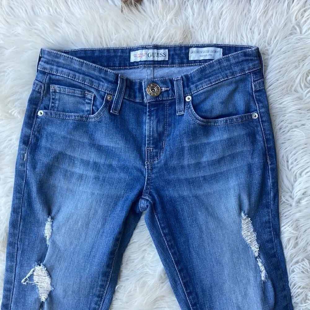 Guess Medium Rise Skinny Distressed Sarah Fit Size 26 - Picture 3 of 12